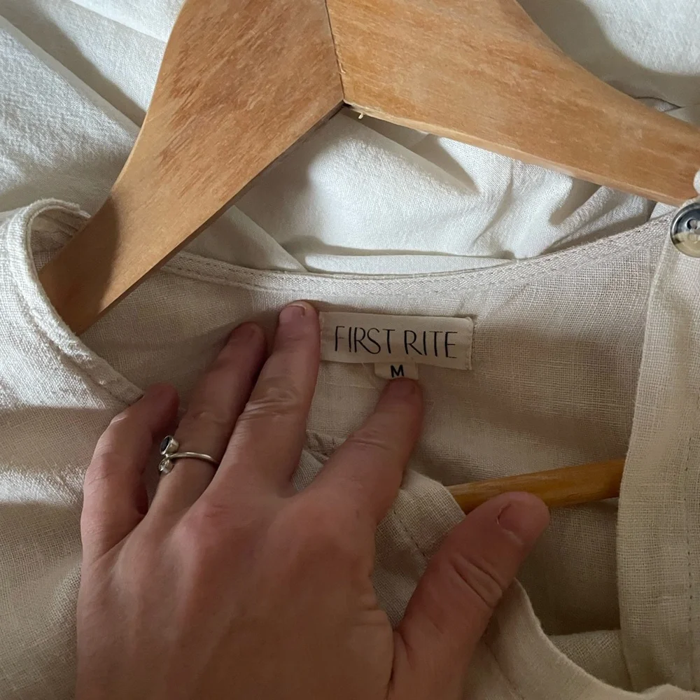 First Rite Linen Blouse - Picture 2 of 7